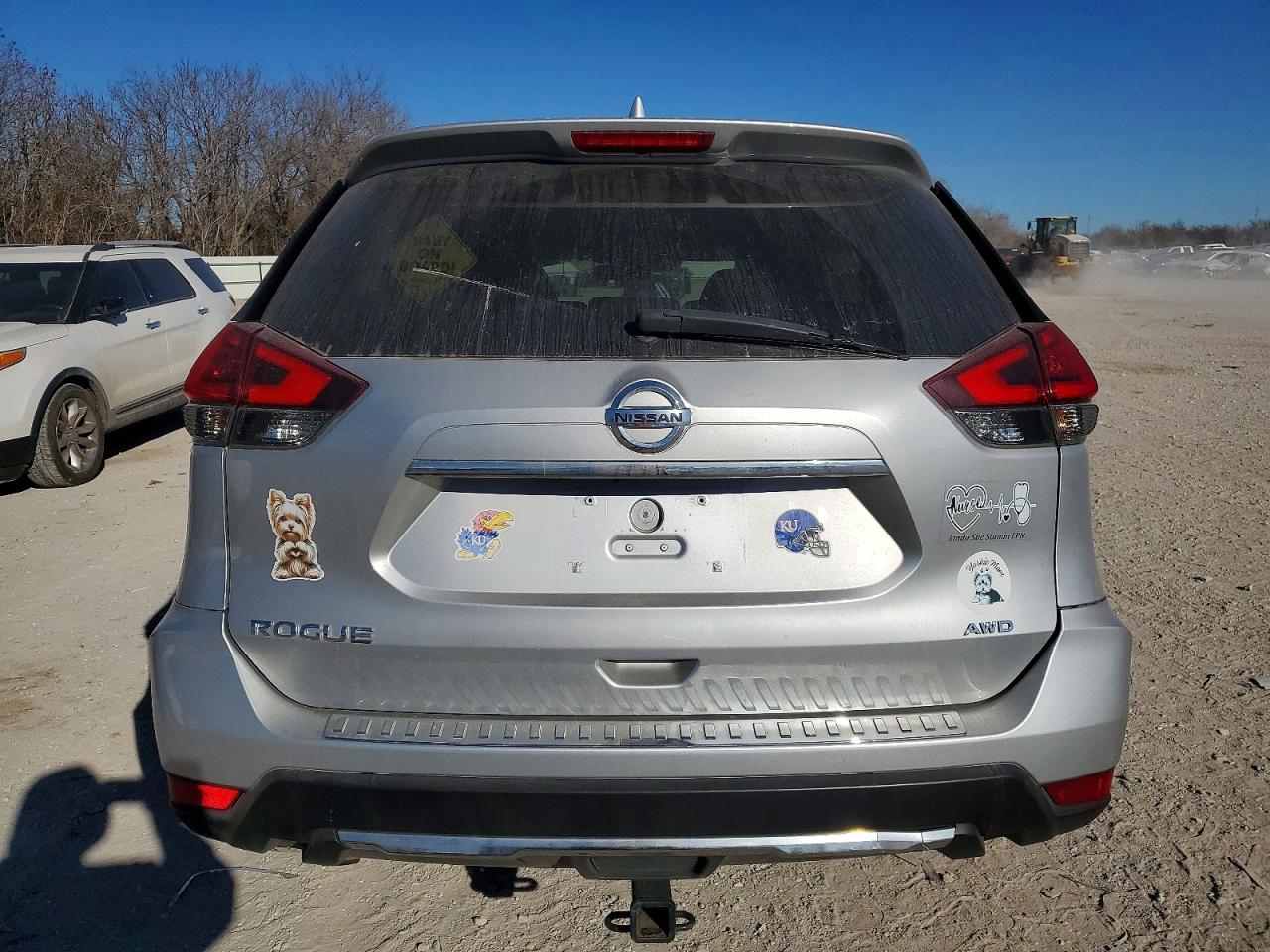 2017 NISSAN ROGUE S photo 6