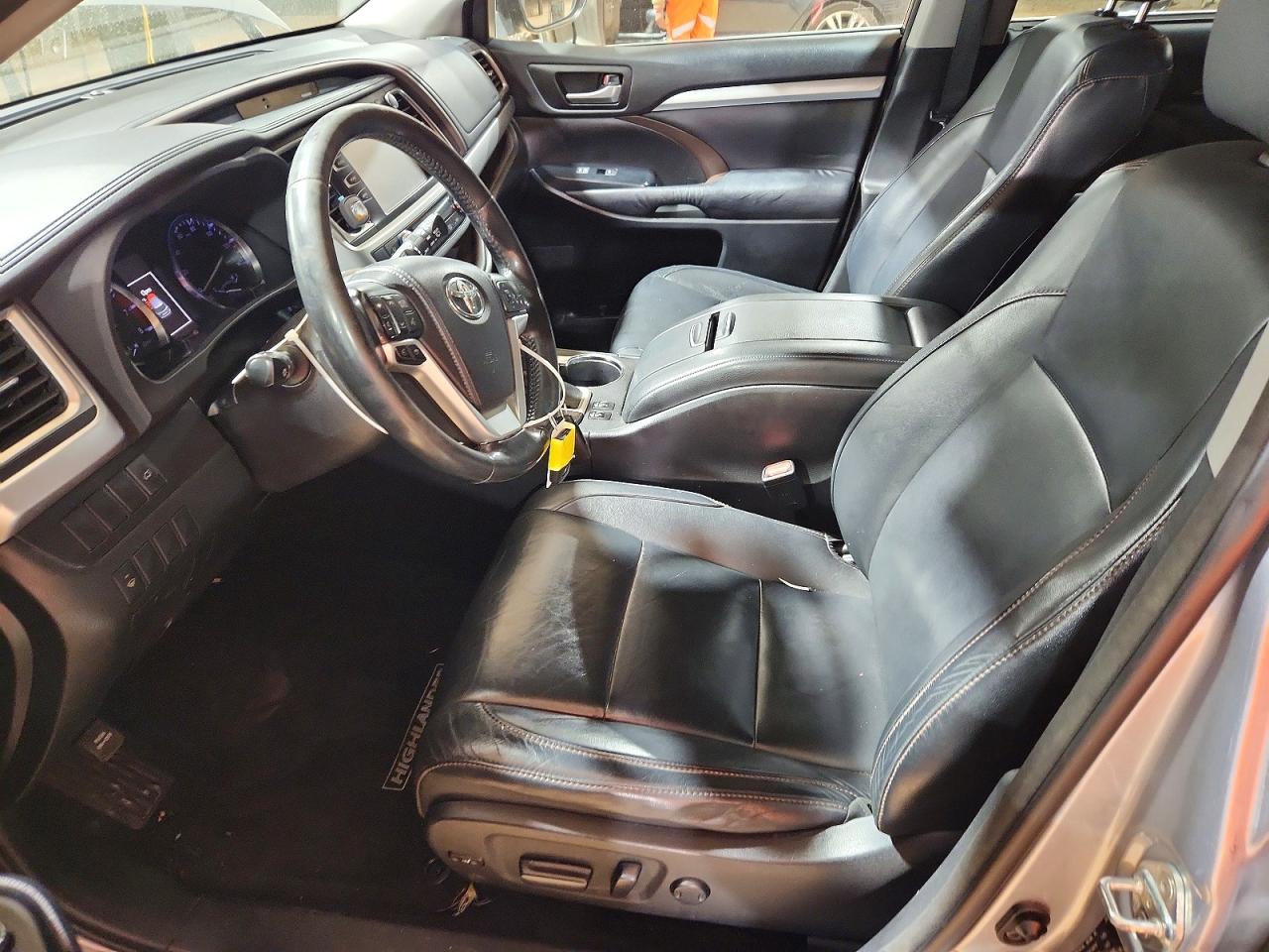 2014 TOYOTA HIGHLANDER XLE photo 7