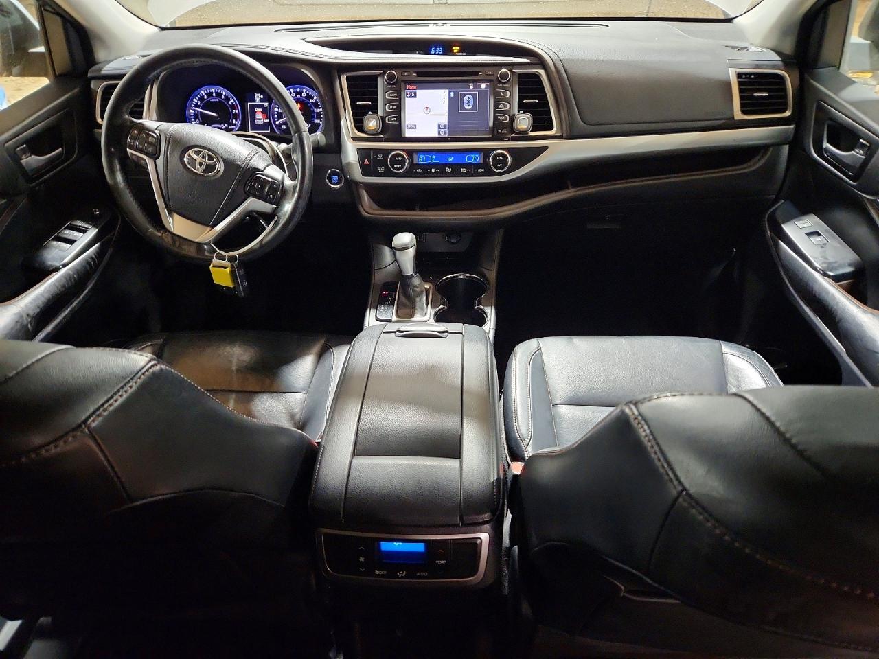 2014 TOYOTA HIGHLANDER XLE photo 8
