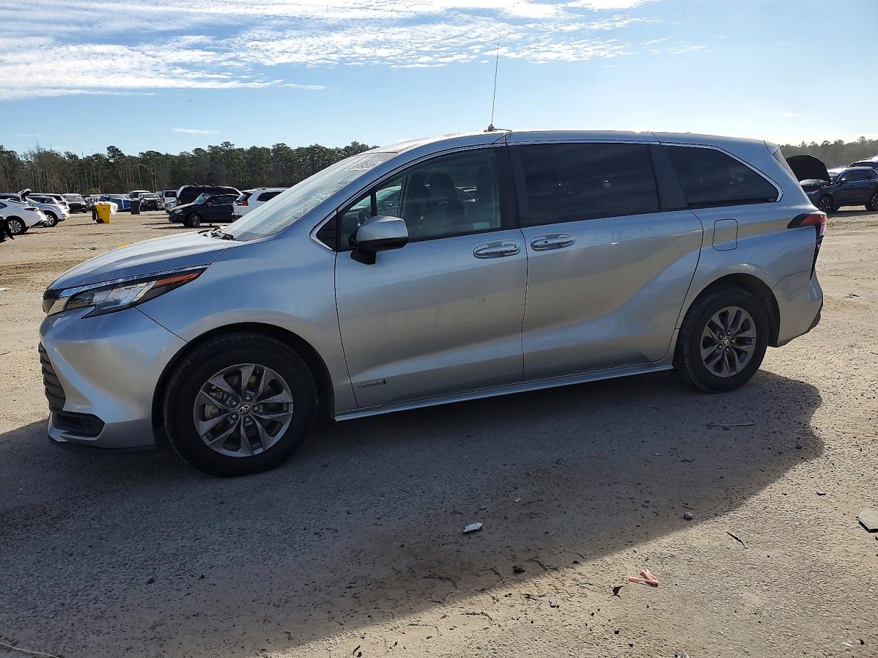 2021 TOYOTA SIENNA