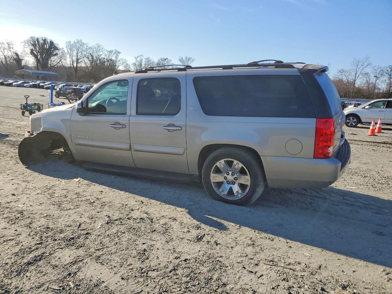 2007 GMC YUKON XL C1500 photo 4