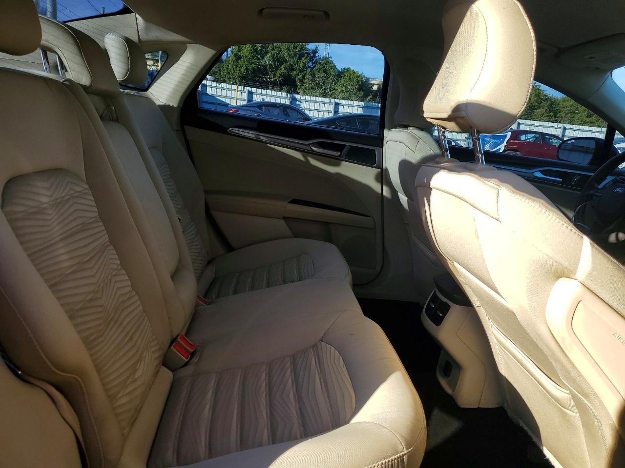 2016 FORD FUSION SE photo 10