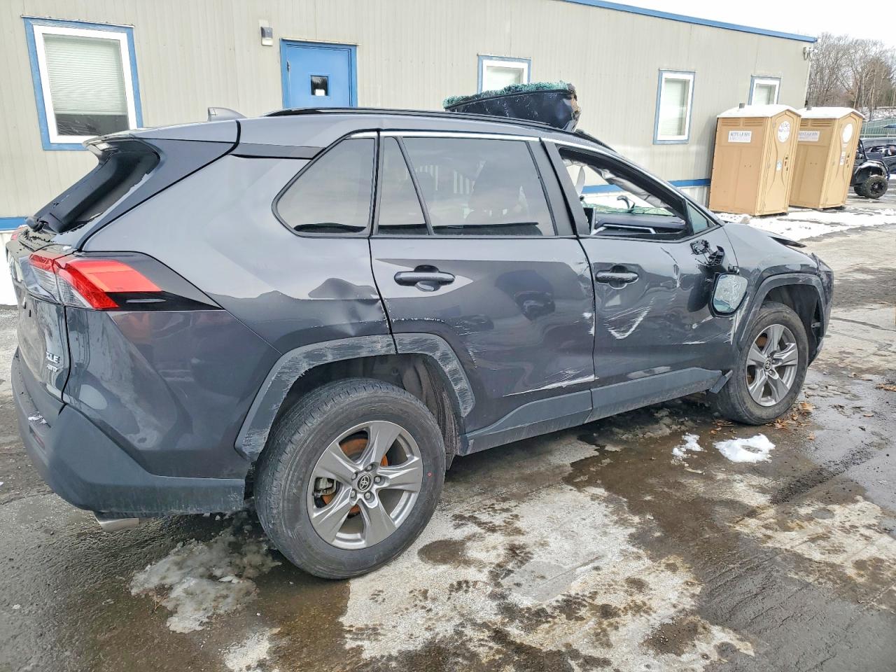 2025 TOYOTA RAV4 XLE photo 3