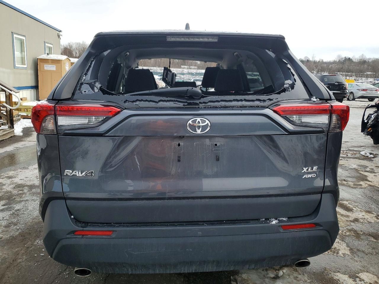2025 TOYOTA RAV4 XLE photo 6