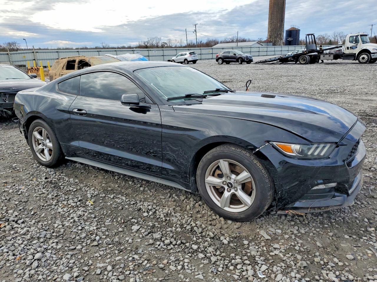 2017 FORD MUSTANG photo 4