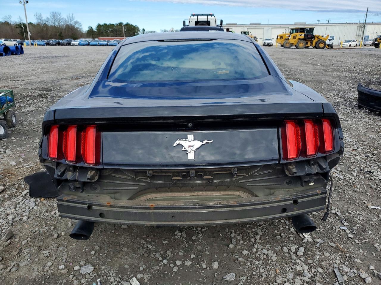 2017 FORD MUSTANG photo 6