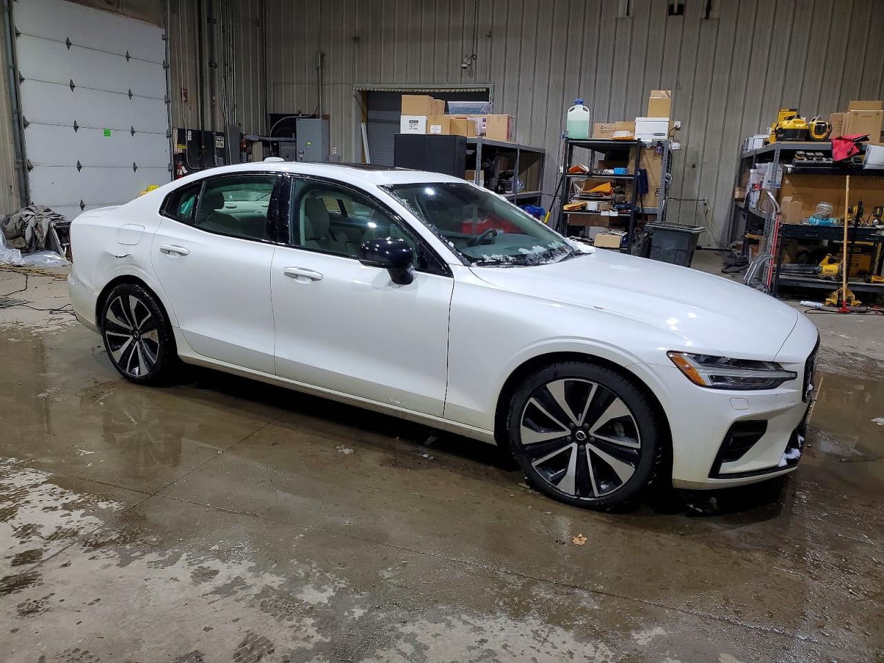 2022 VOLVO S60 B5 MOMENTUM photo 7