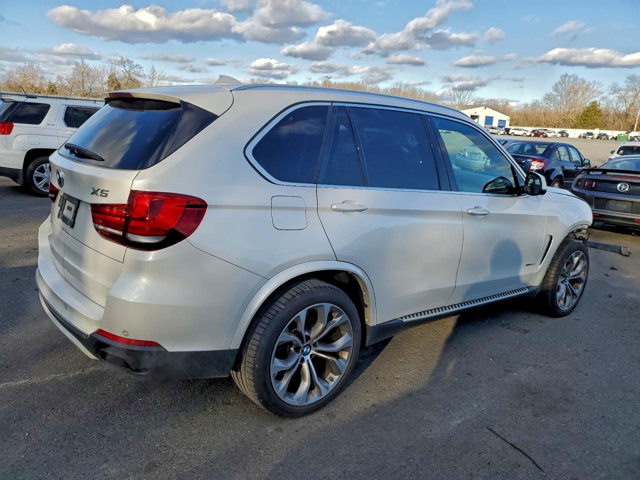 2015 BMW X5 XDRIVE50I photo 3
