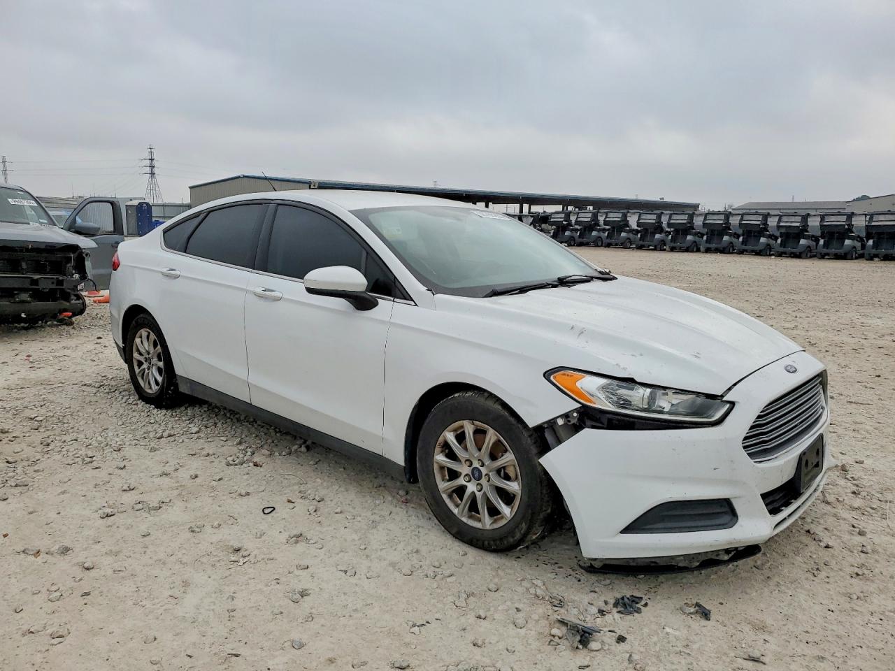 2016 FORD FUSION S photo 4