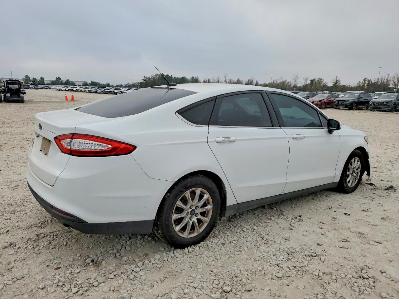 2016 FORD FUSION S photo 3