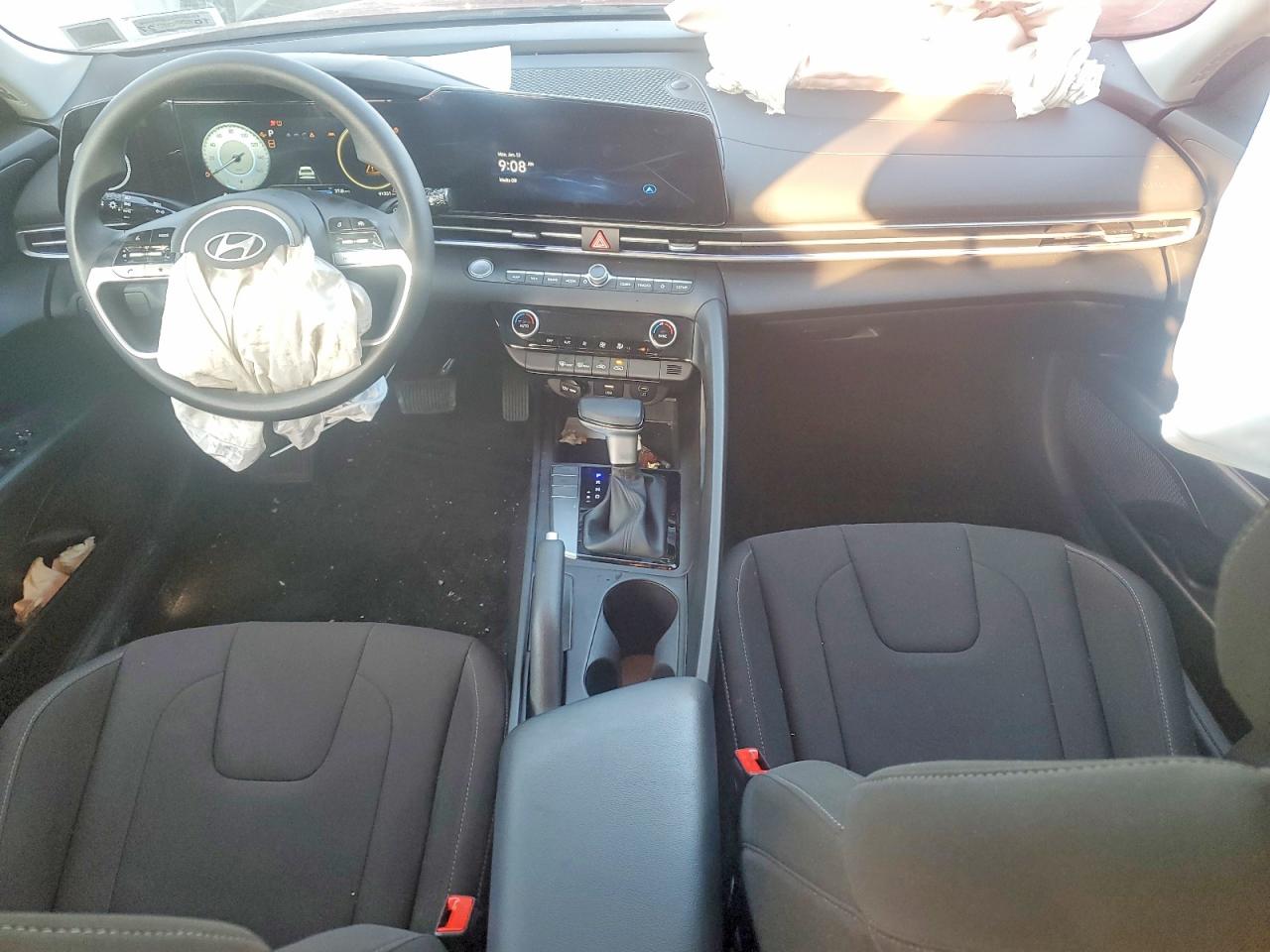 2024 HYUNDAI ELANTRA SEL photo 8