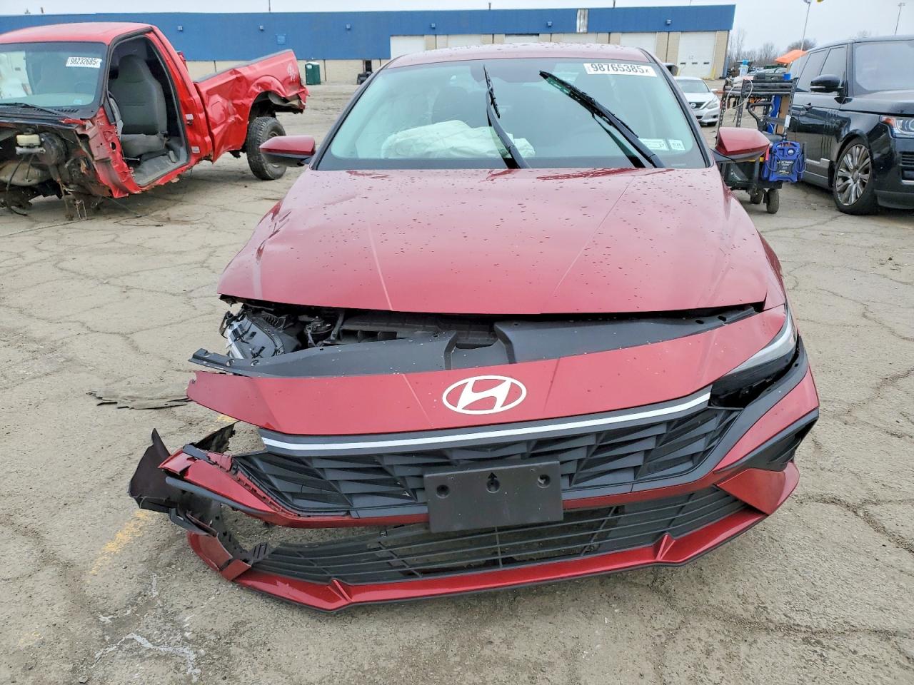 2024 HYUNDAI ELANTRA SEL photo 5