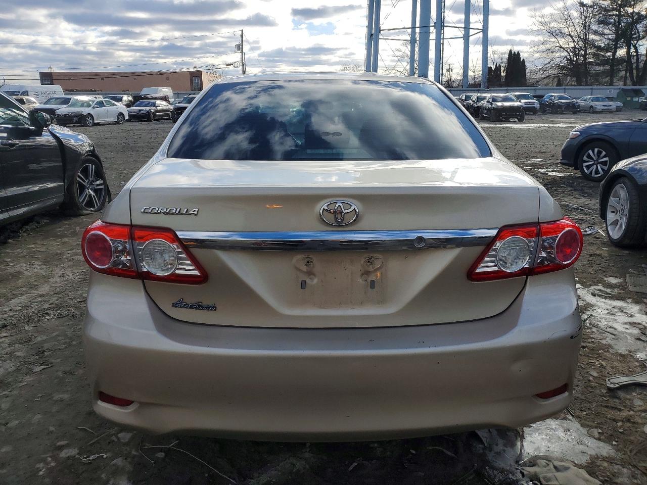2013 TOYOTA COROLLA BASE photo 6