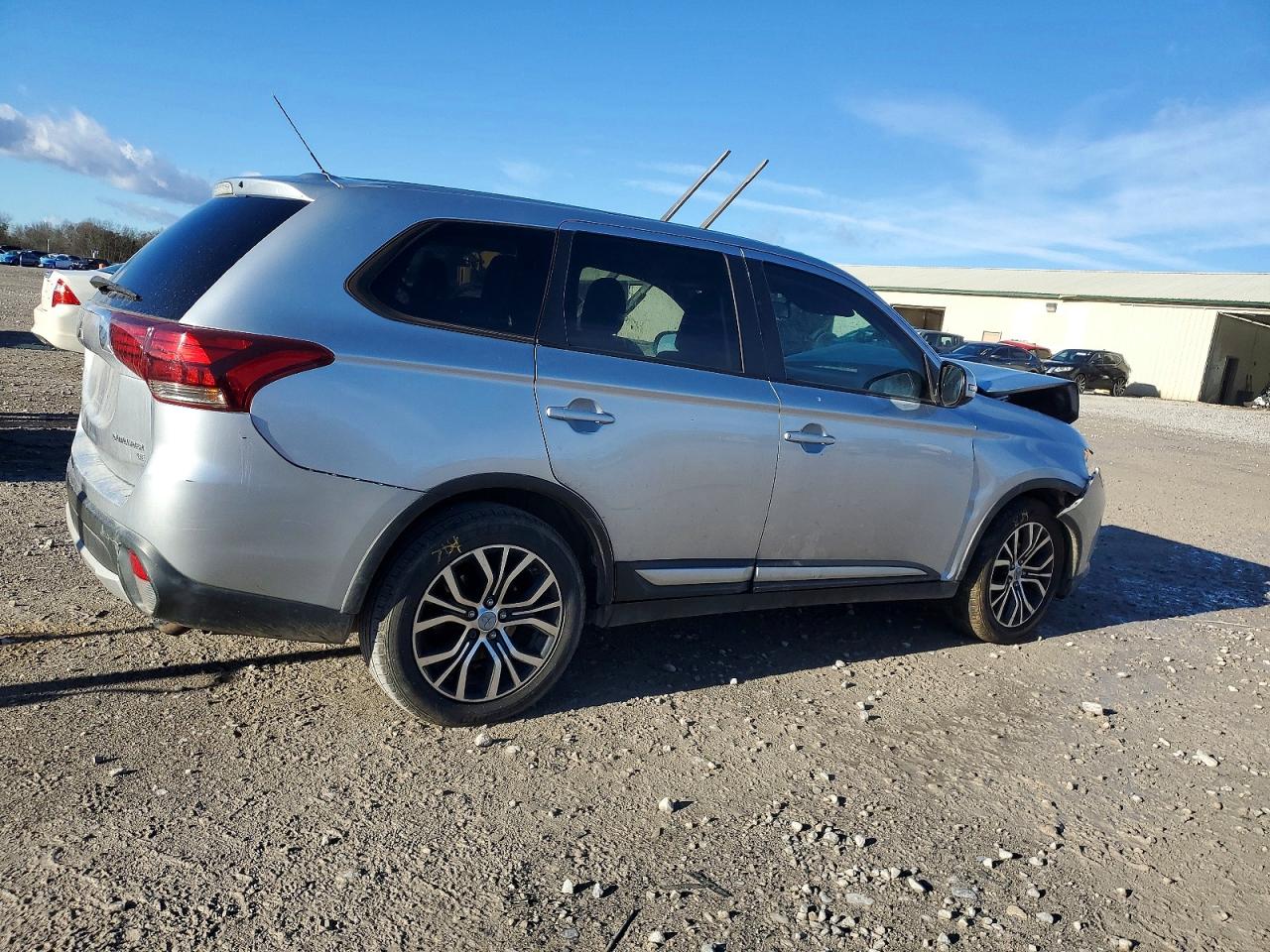 2016 MITSUBISHI OUTLANDER SE photo 3