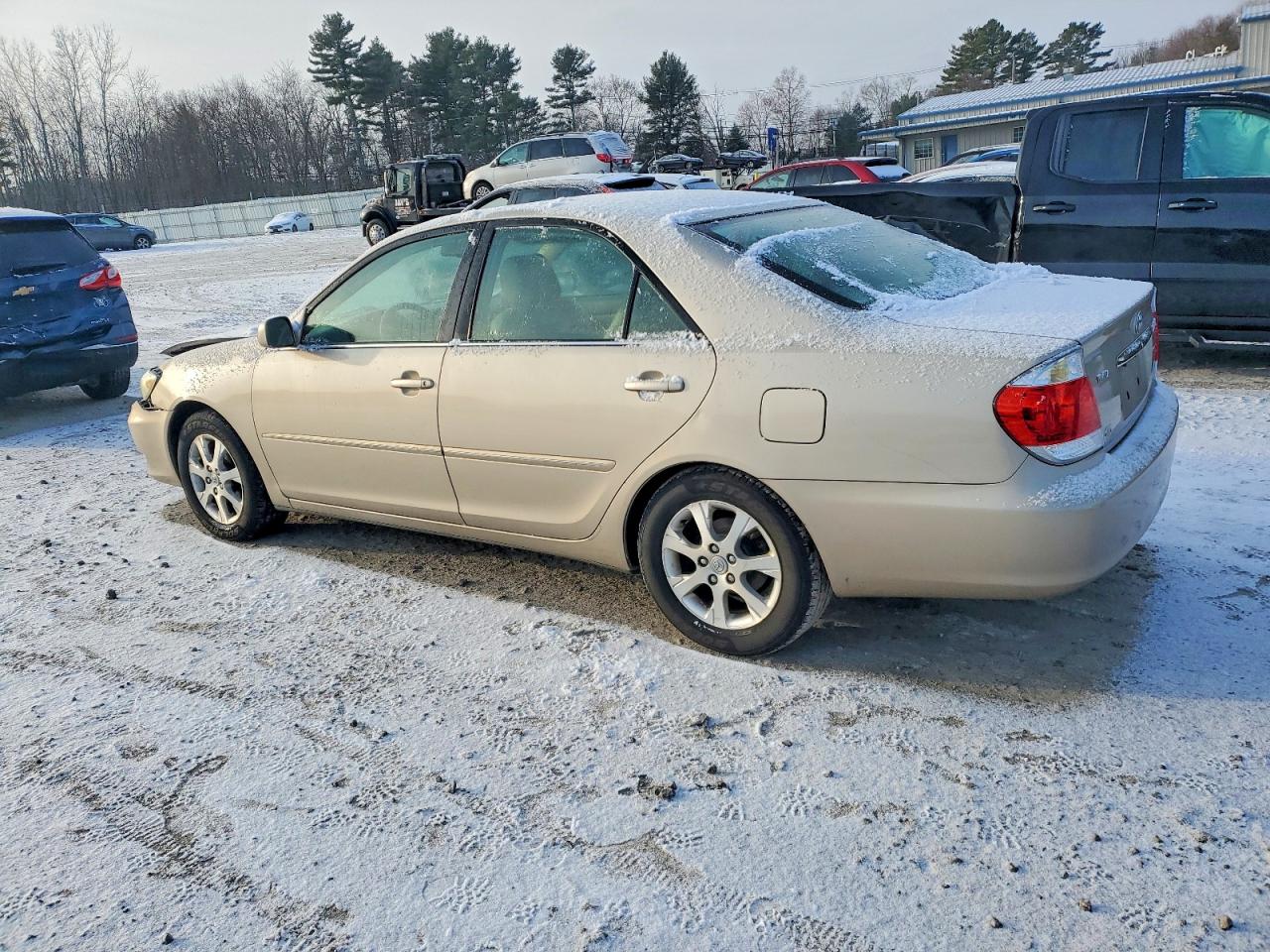 2005 TOYOTA CAMRY LE photo 2