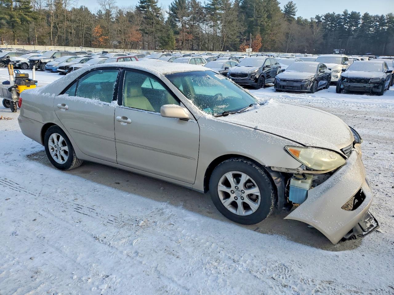 2005 TOYOTA CAMRY LE photo 4