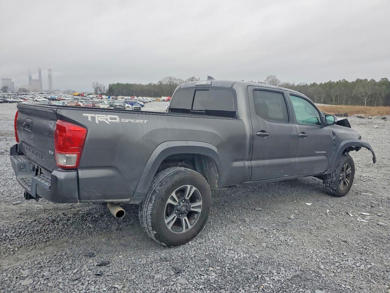 2017 TOYOTA TACOMA DOUBLE CAB photo 3