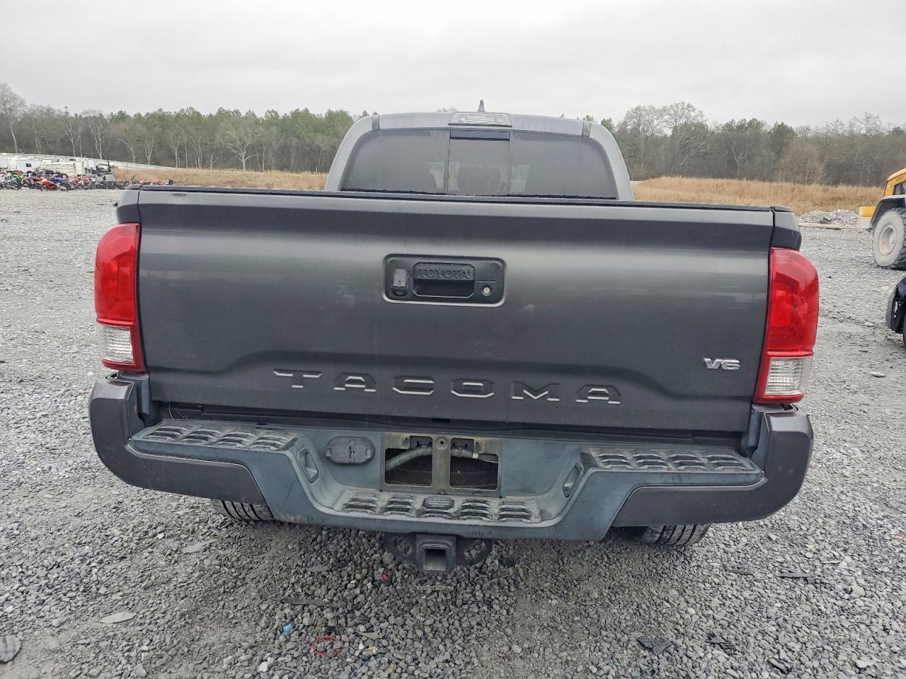 2017 TOYOTA TACOMA DOUBLE CAB photo 6