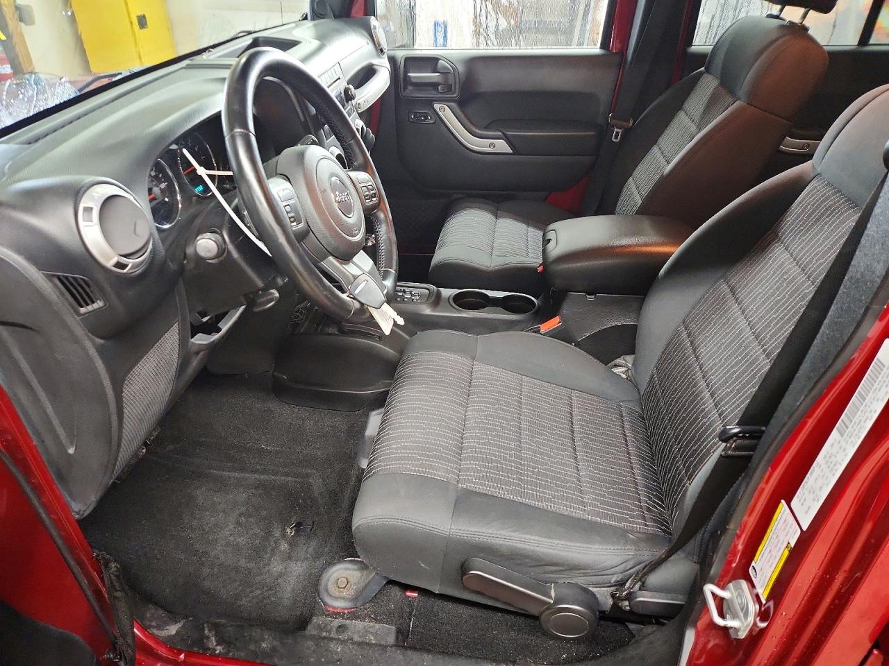 2012 JEEP WRANGLER UNLIMITED SAHARA photo 7