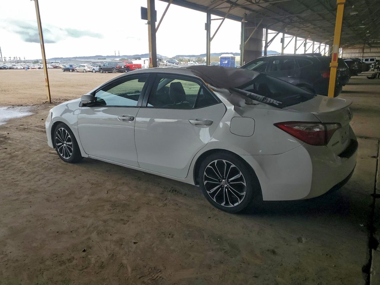 2014 TOYOTA COROLLA L photo 2