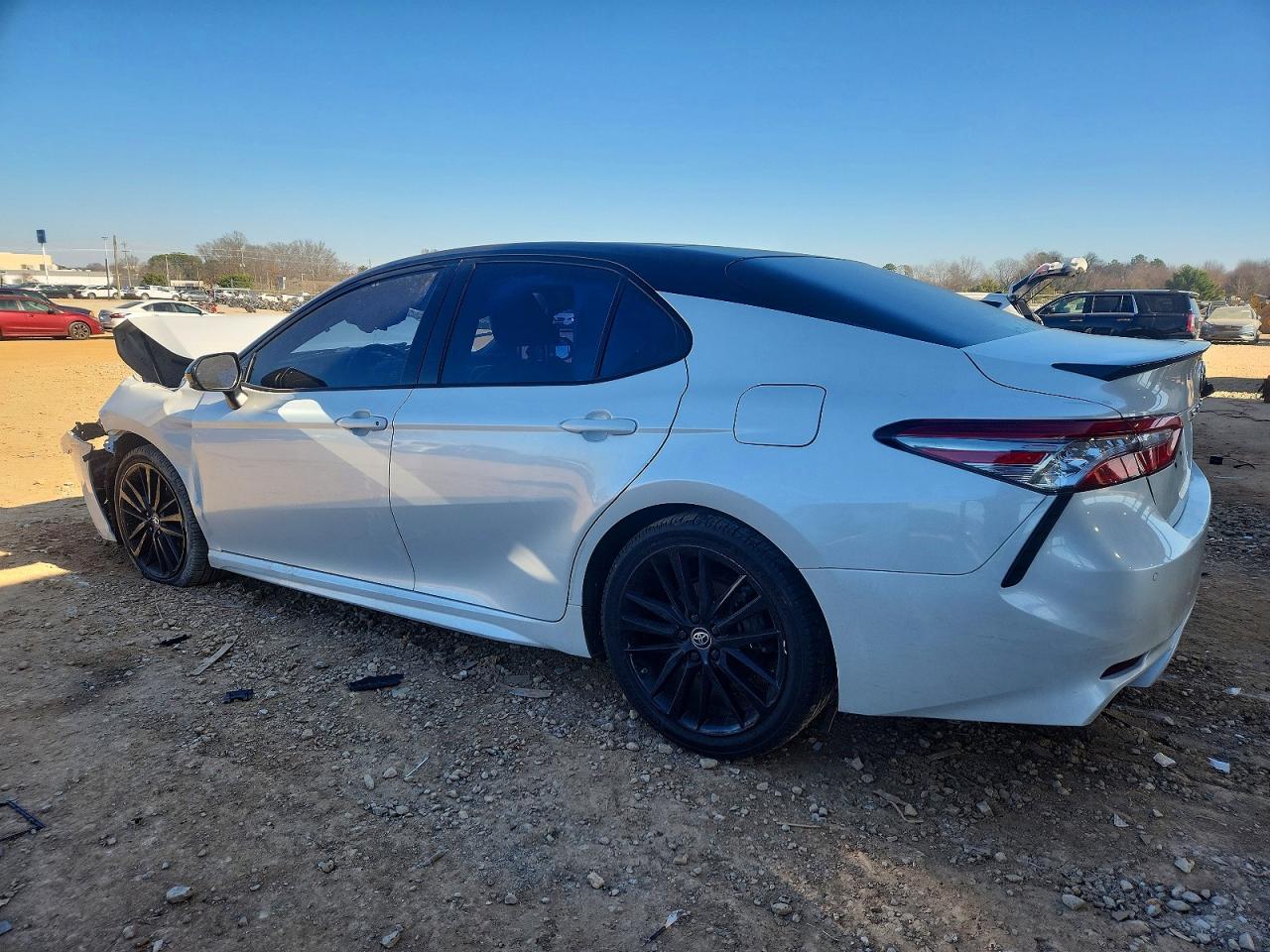 2018 TOYOTA CAMRY XSE photo 2