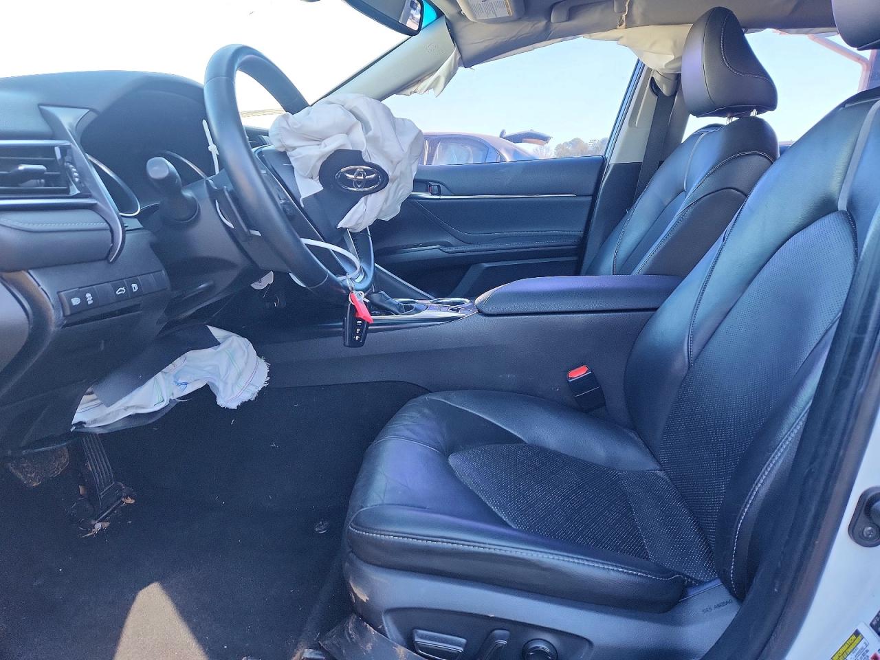 2018 TOYOTA CAMRY XSE photo 7