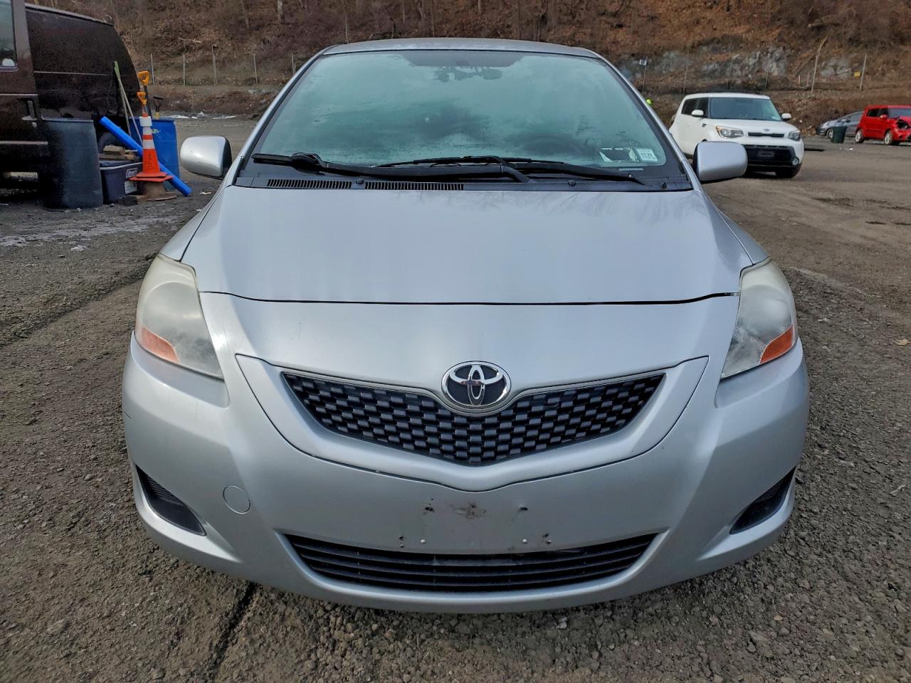 2010 TOYOTA YARIS photo 9