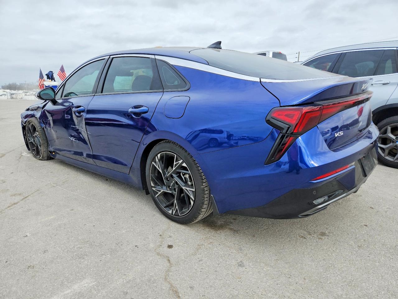2025 KIA K5 GT LINE photo 2