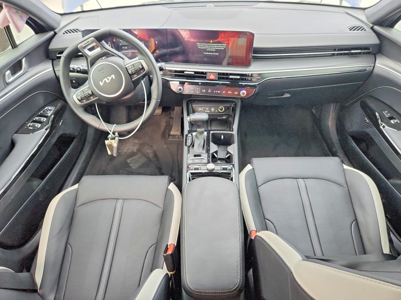 2025 KIA K5 GT LINE photo 8