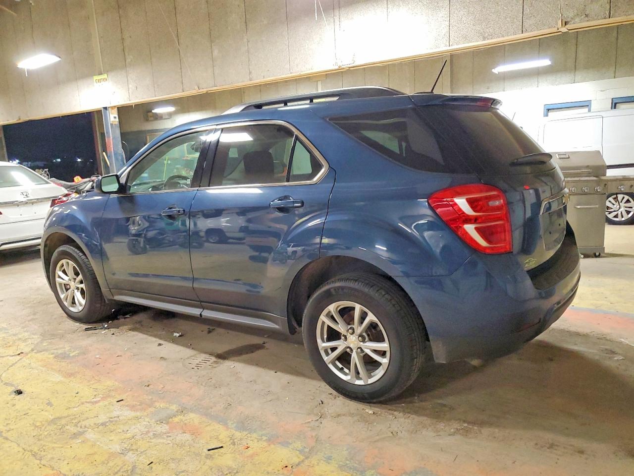 2016 CHEVROLET EQUINOX LT photo 2