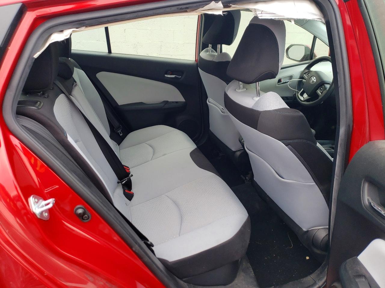 2019 TOYOTA PRIUS photo 10
