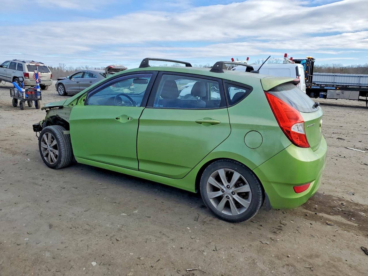 2012 HYUNDAI ACCENT GLS photo 2