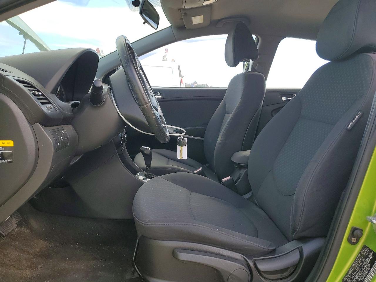 2012 HYUNDAI ACCENT GLS photo 7
