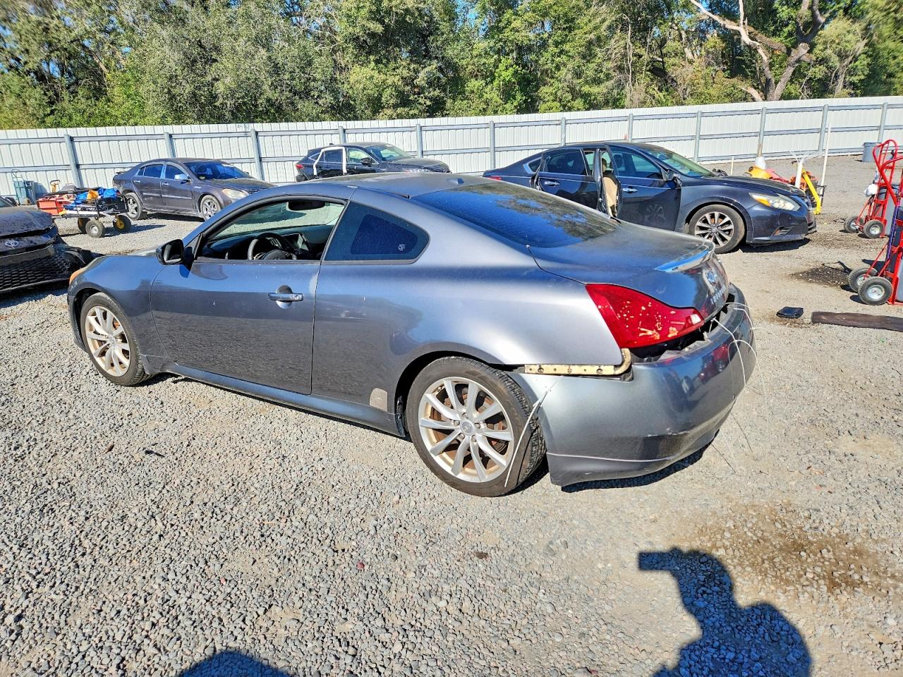 2012 INFINITI G37 BASE photo 2