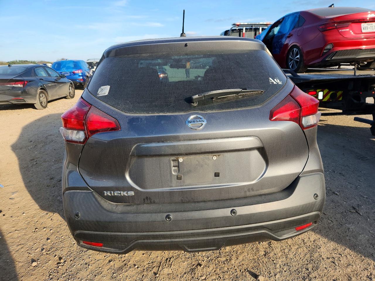 2020 NISSAN KICKS S photo 6