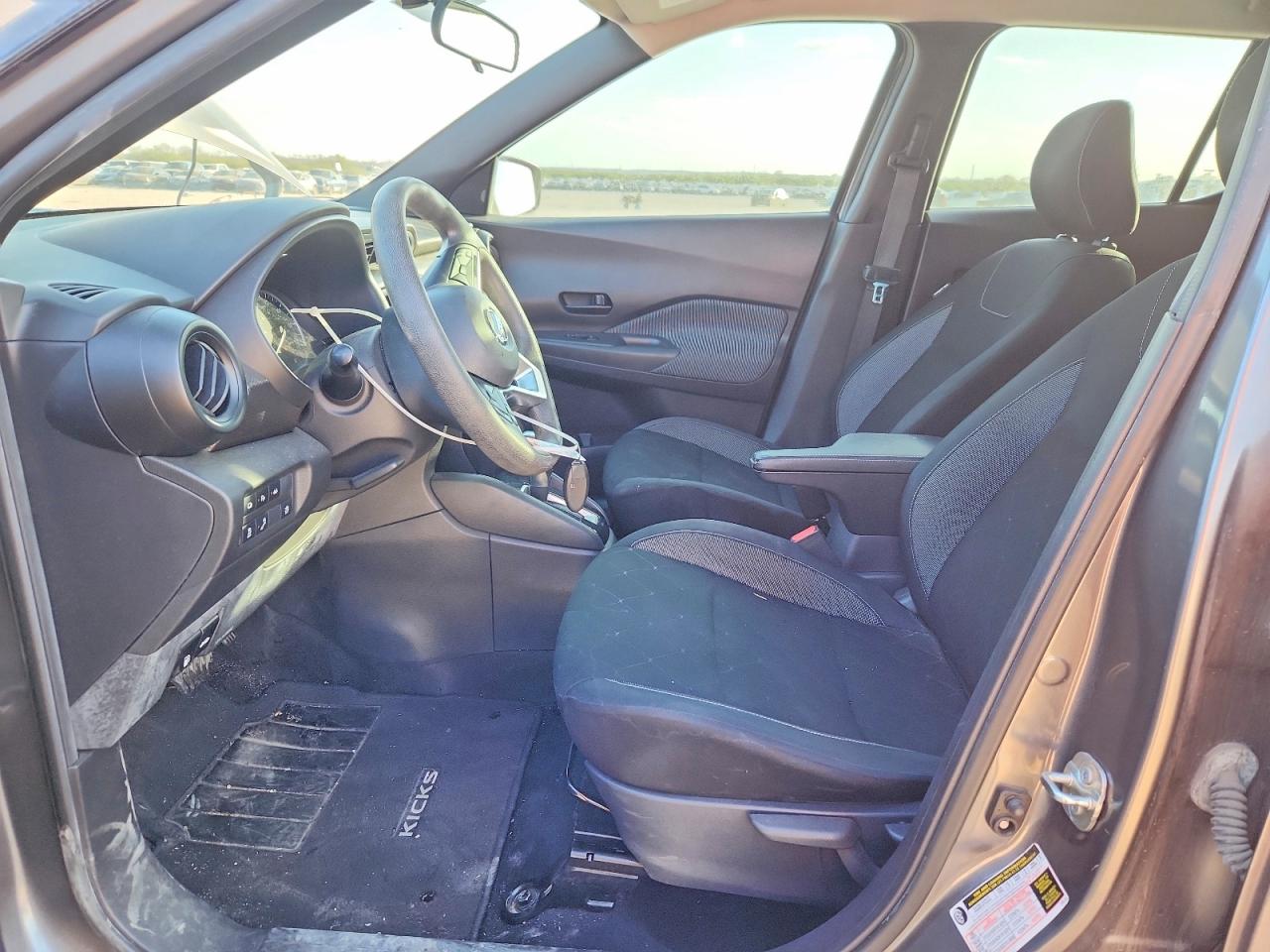 2020 NISSAN KICKS S photo 7