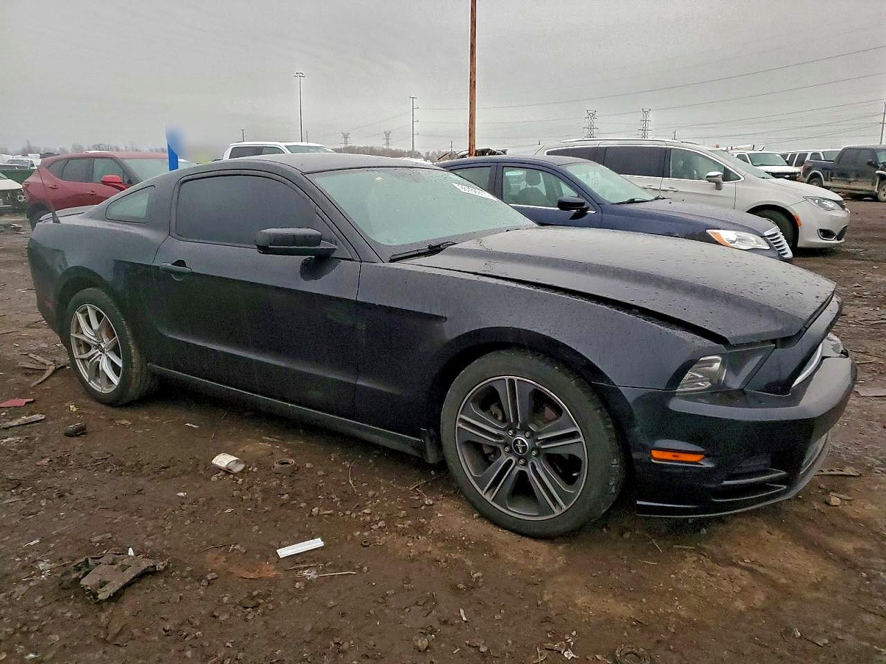 2013 FORD MUSTANG photo 4