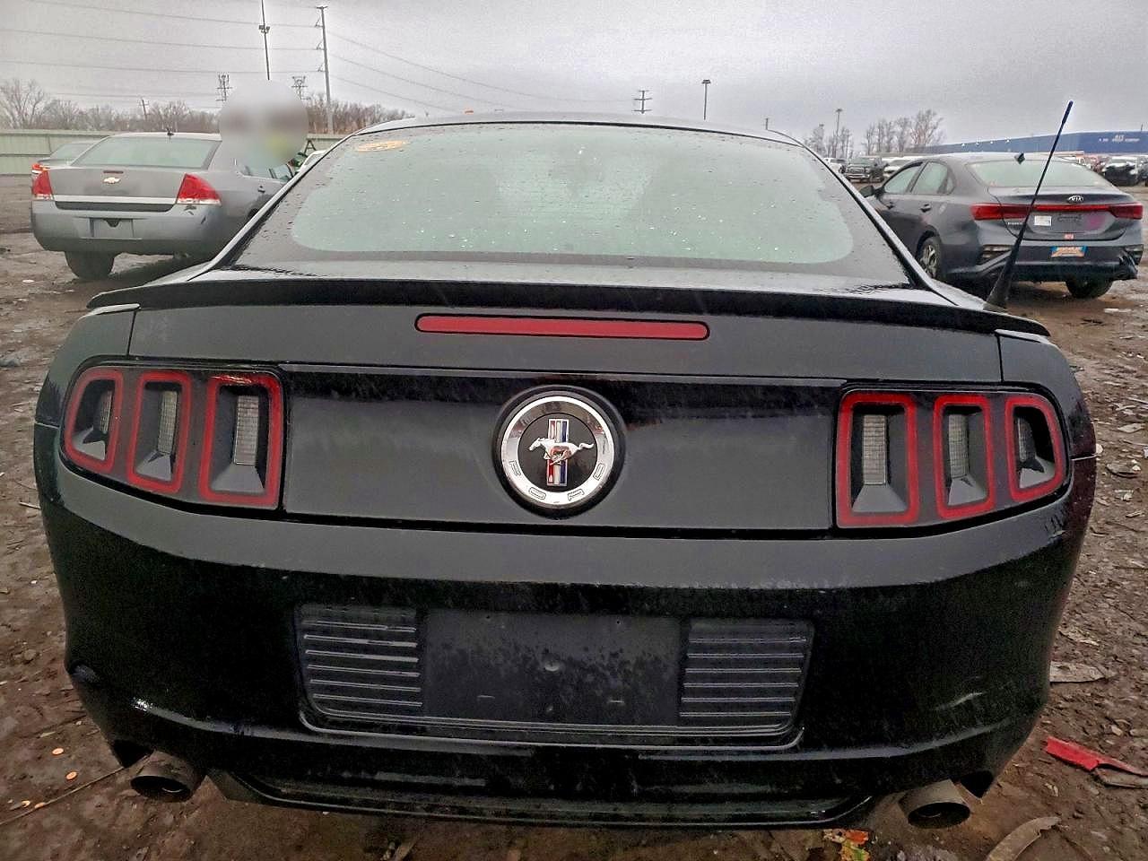 2013 FORD MUSTANG photo 6