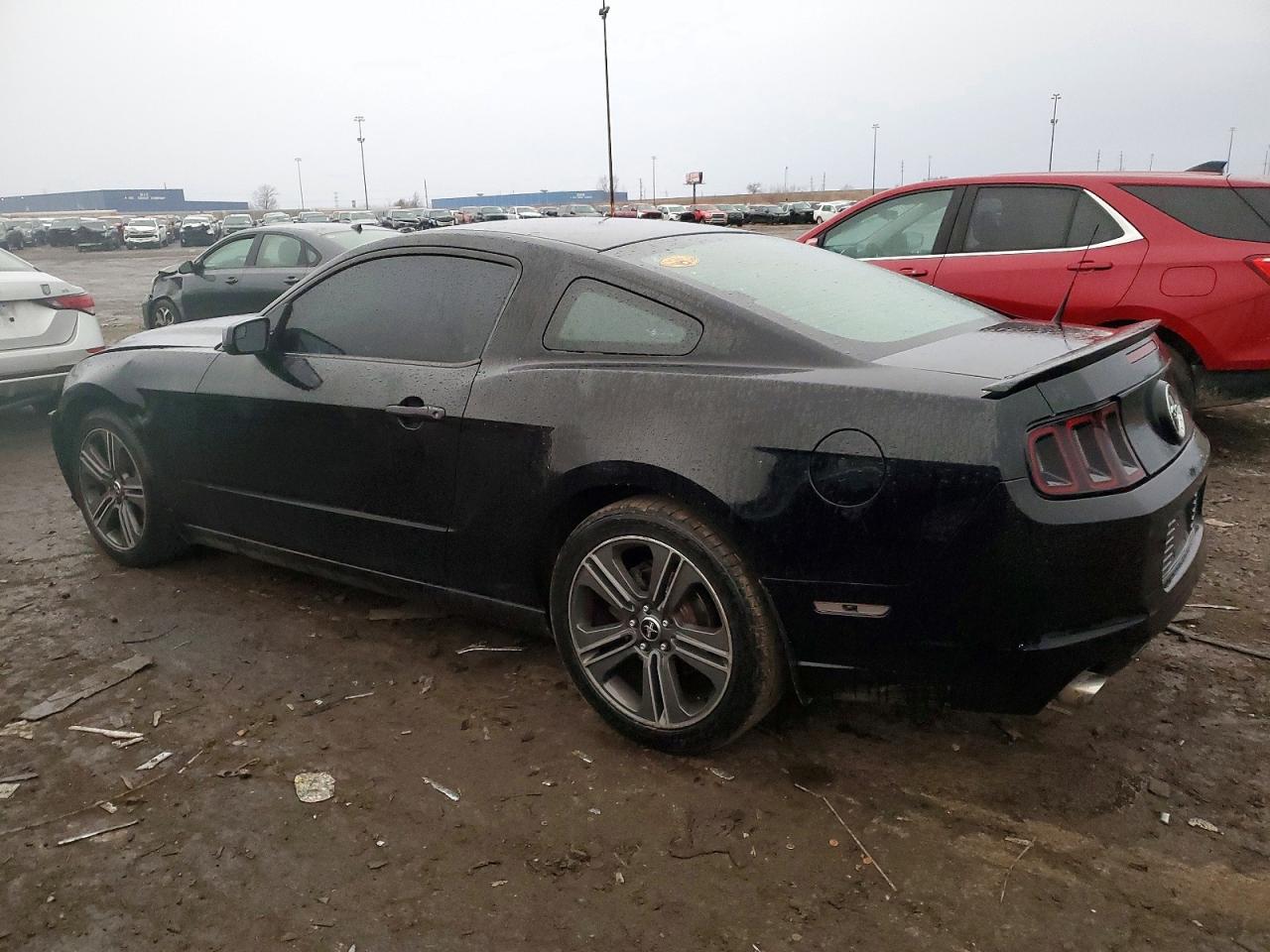 2013 FORD MUSTANG photo 2