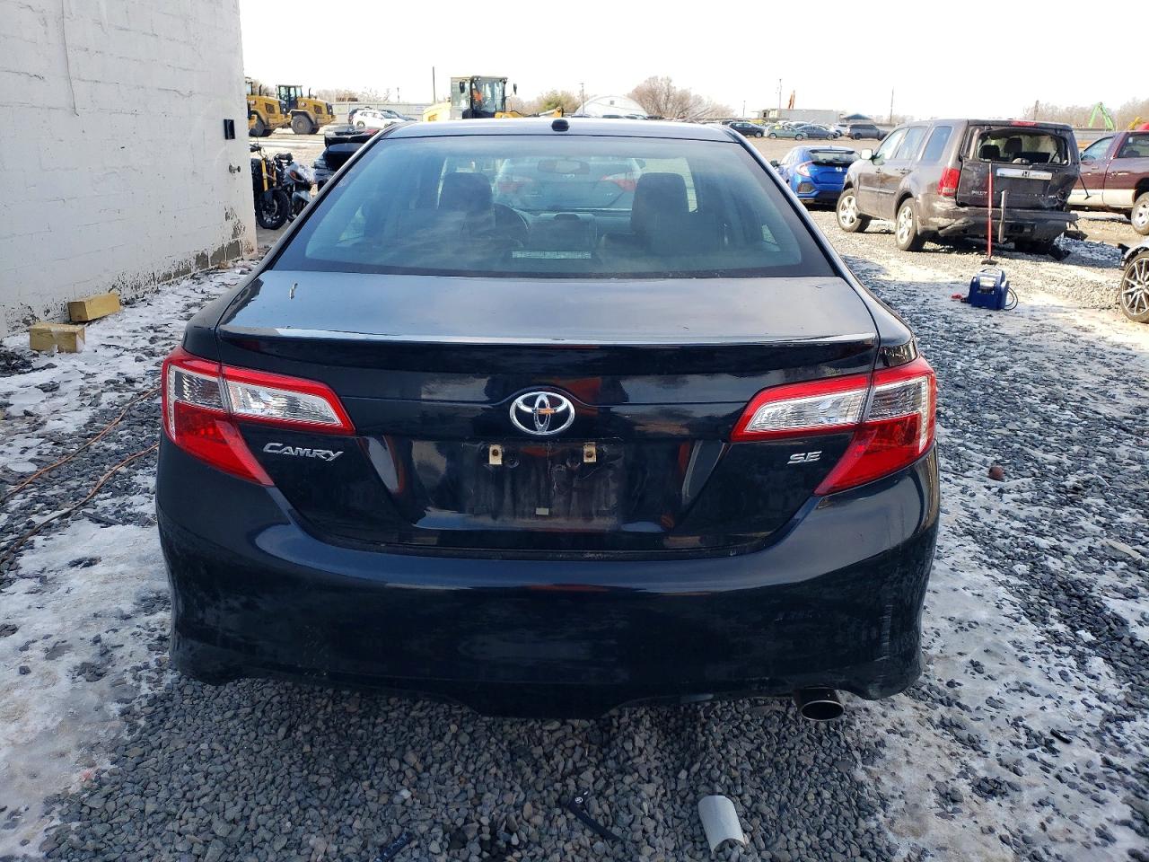 2012 TOYOTA CAMRY BASE photo 6