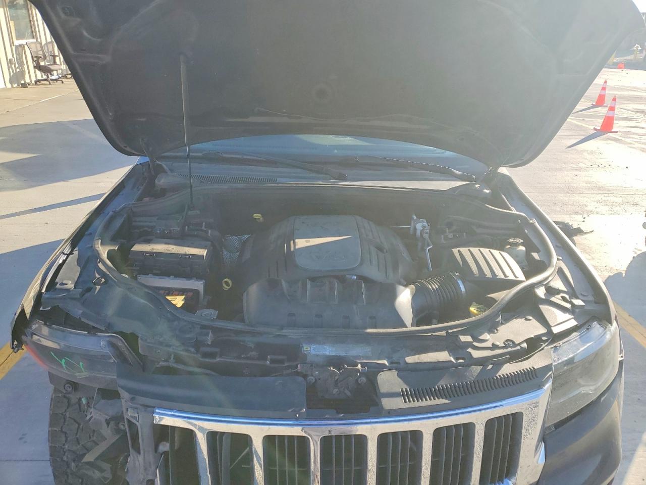2011 JEEP GRAND CHEROKEE LIMITED photo 12