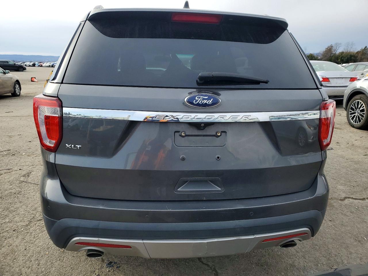 2016 FORD EXPLORER XLT photo 6