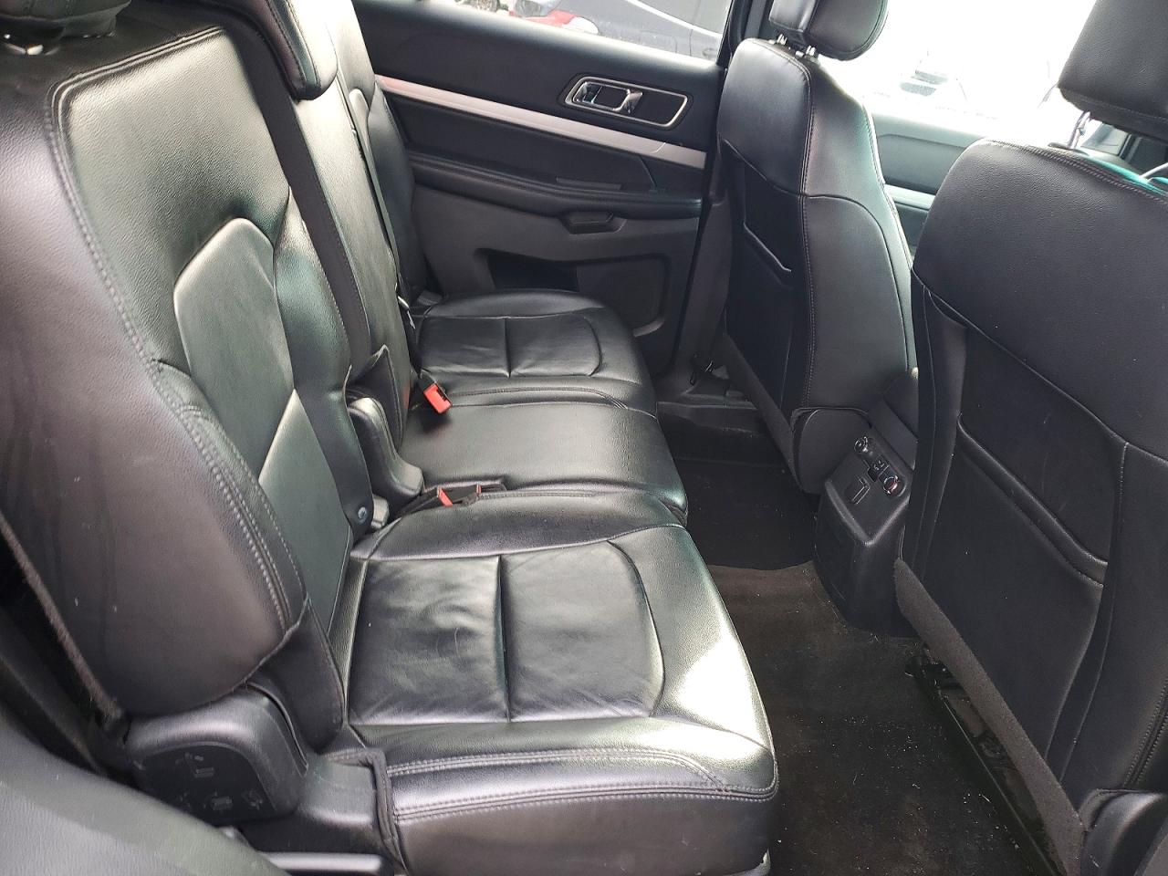 2016 FORD EXPLORER XLT photo 11