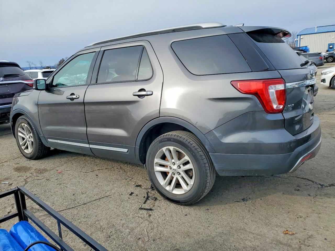 2016 FORD EXPLORER XLT photo 2