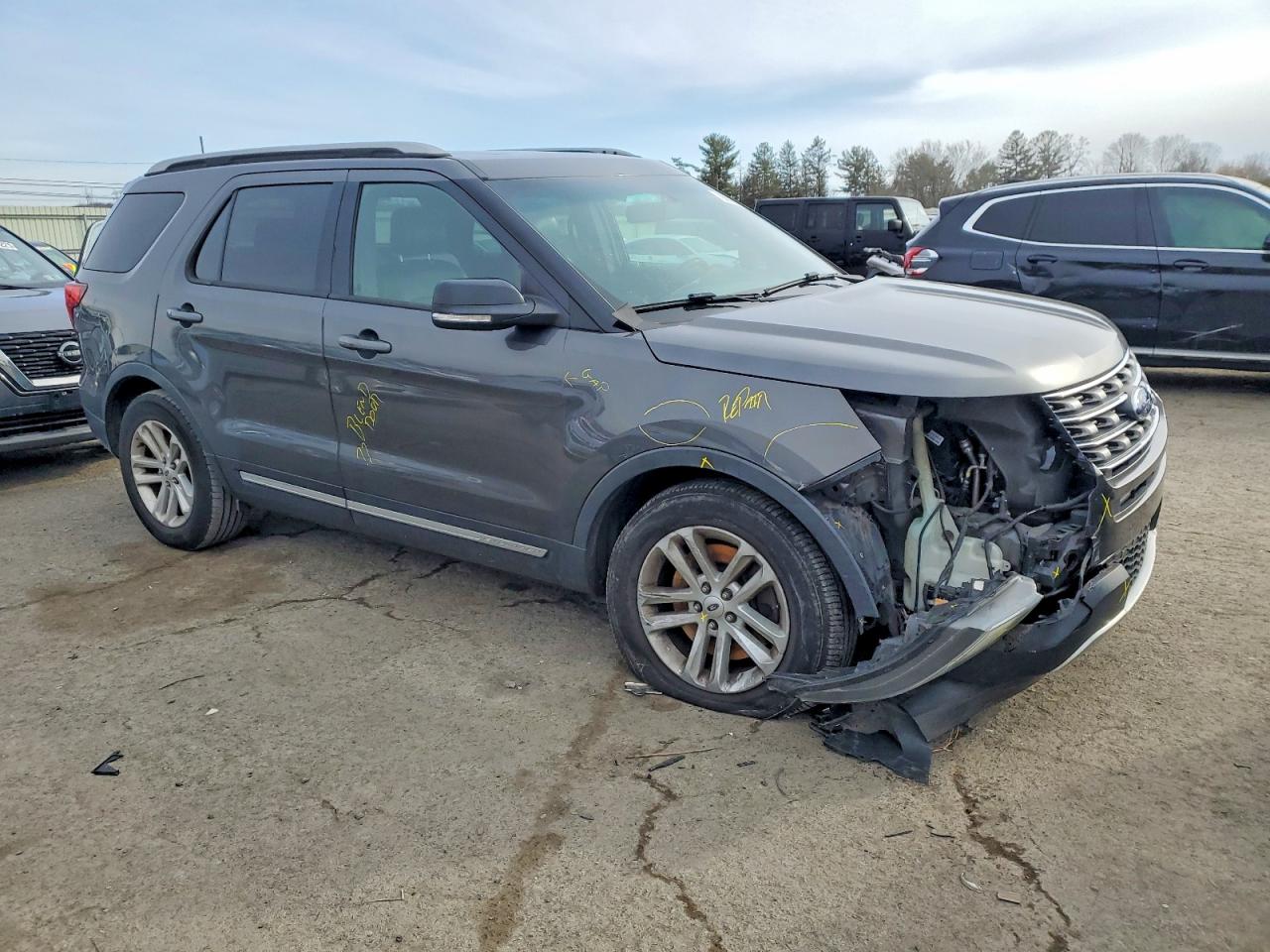 2016 FORD EXPLORER XLT photo 4