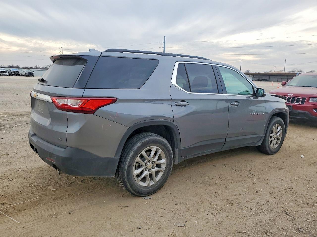 2019 CHEVROLET TRAVERSE LT photo 3