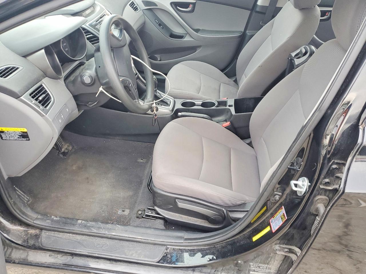 2016 HYUNDAI ELANTRA SE photo 7