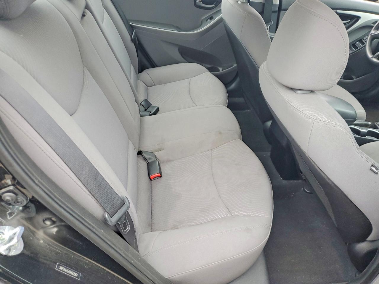 2016 HYUNDAI ELANTRA SE photo 10