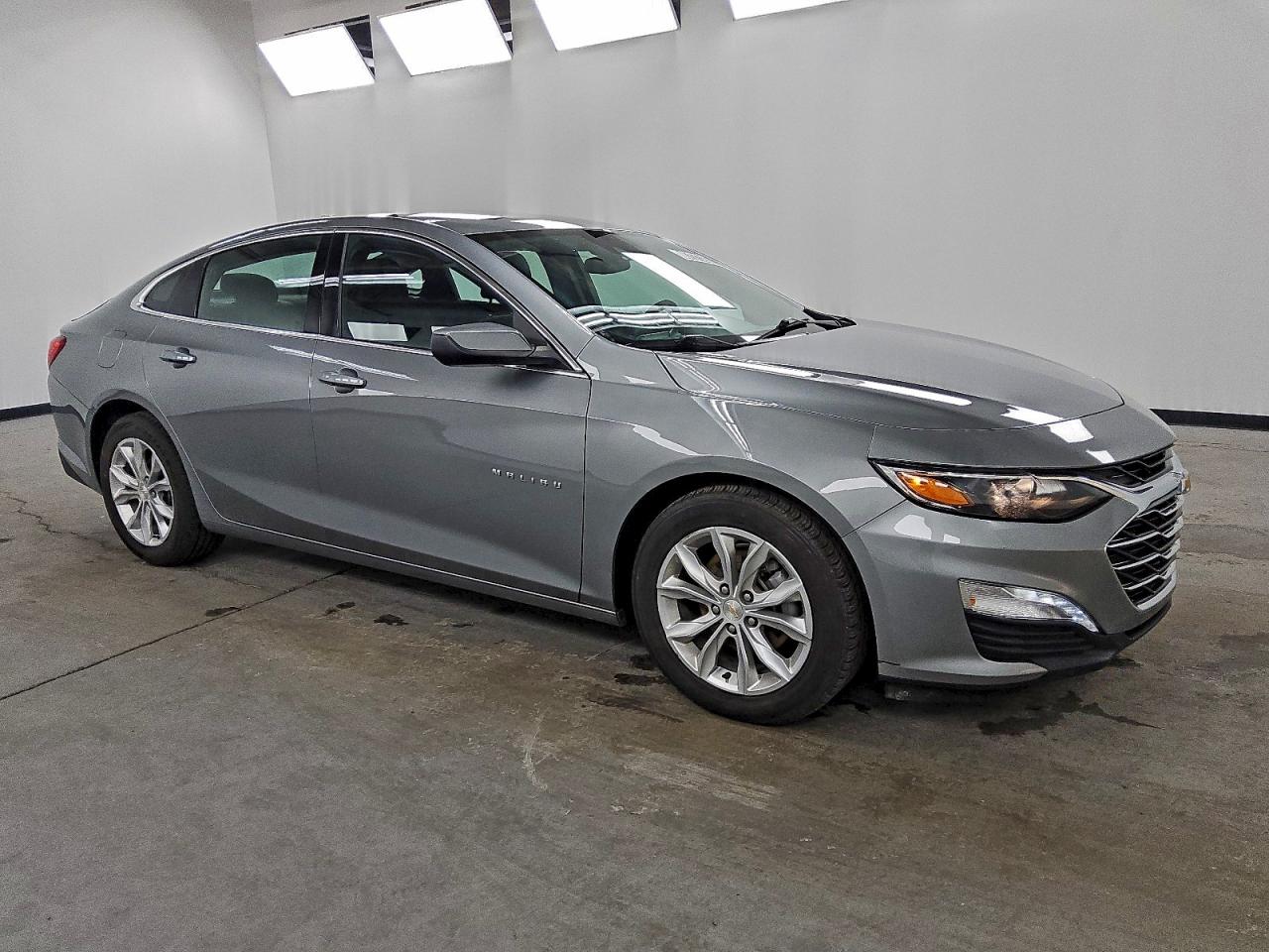 2024 CHEVROLET MALIBU LT photo 4