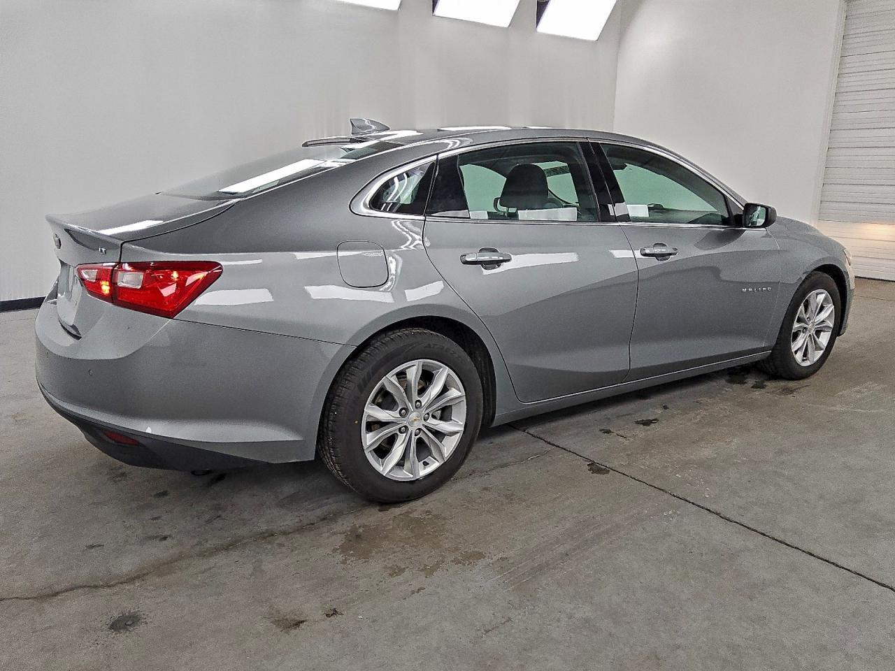 2024 CHEVROLET MALIBU LT photo 3
